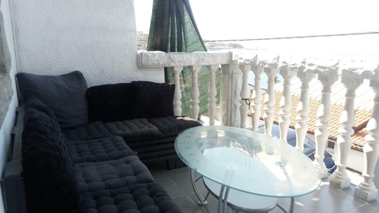 Apartmani Mira 塞尼 外观 照片